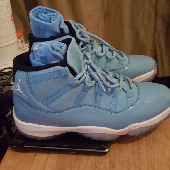Air Jordan 11 retro Pantone Brand New main image 13